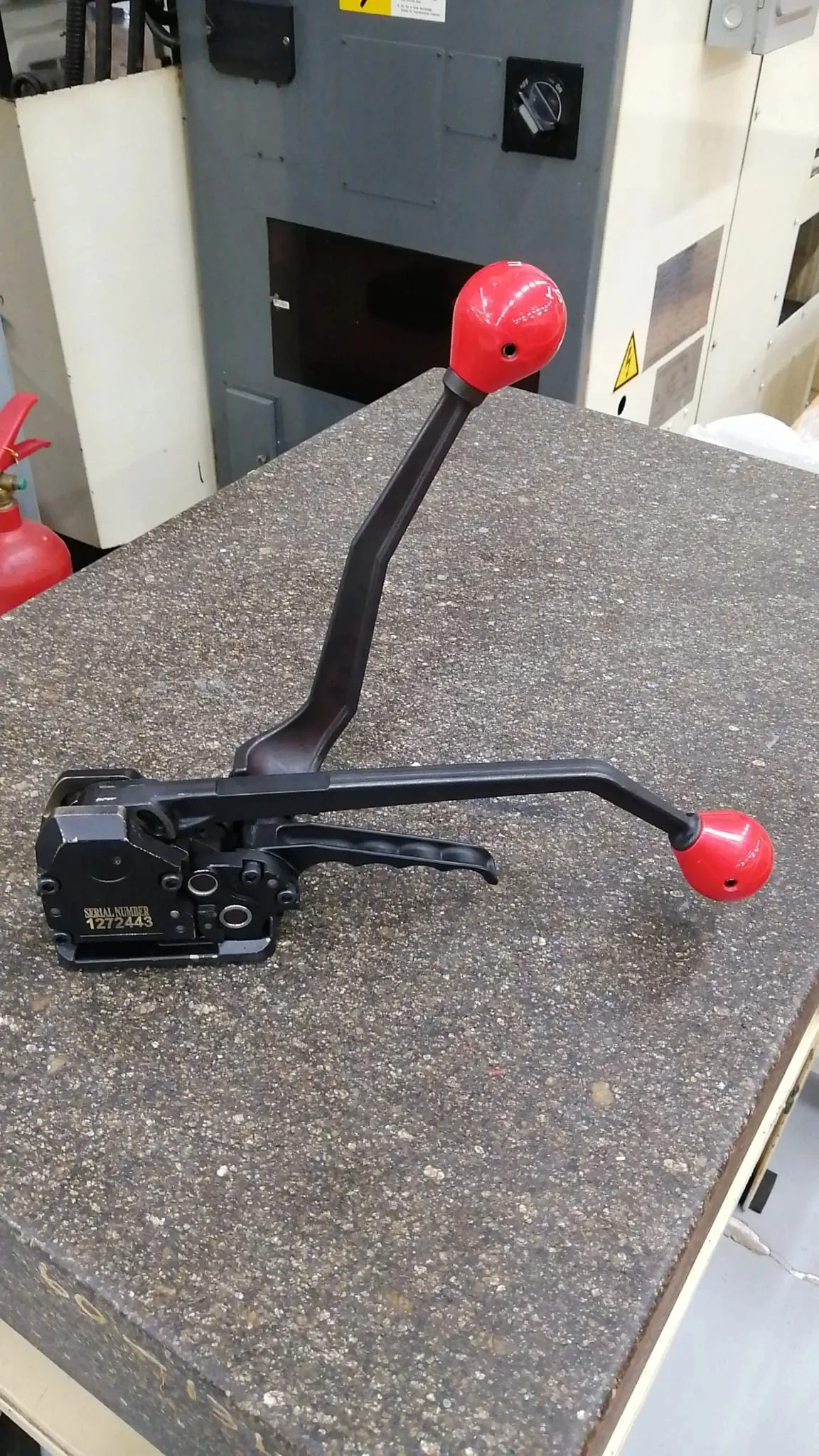 UST 1390 Manuel Kenetlemeli Çelik Çember Makinası